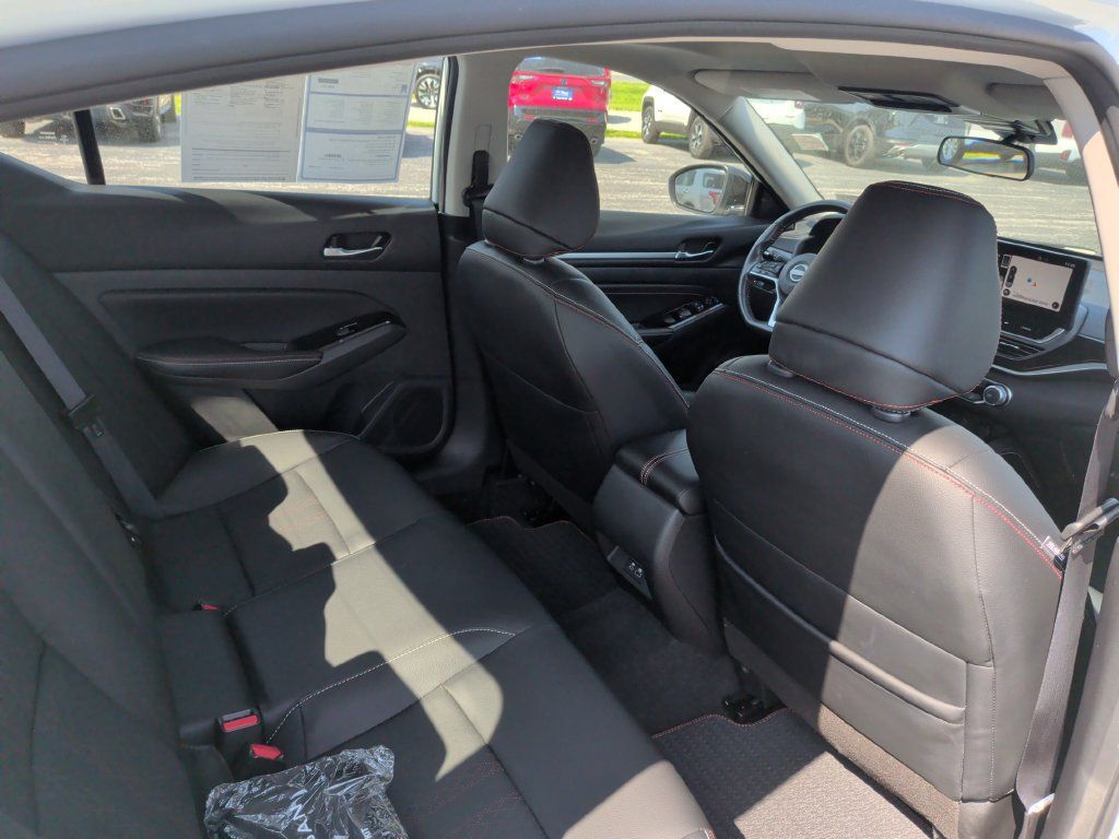 Used 2023 Nissan Altima 2.5 SR w/ SR Premium Package AWD/4WD image 17