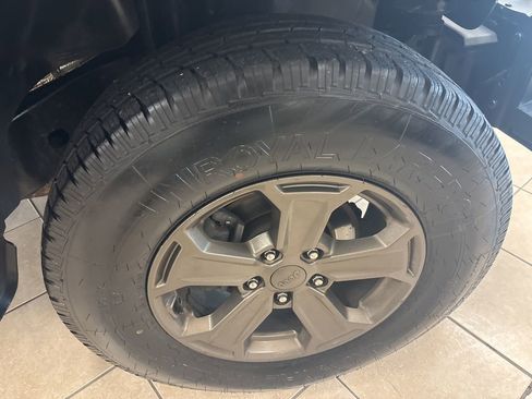 Used 2018 Jeep Wrangler Unlimited Sport w/ Dual Top Group image 34