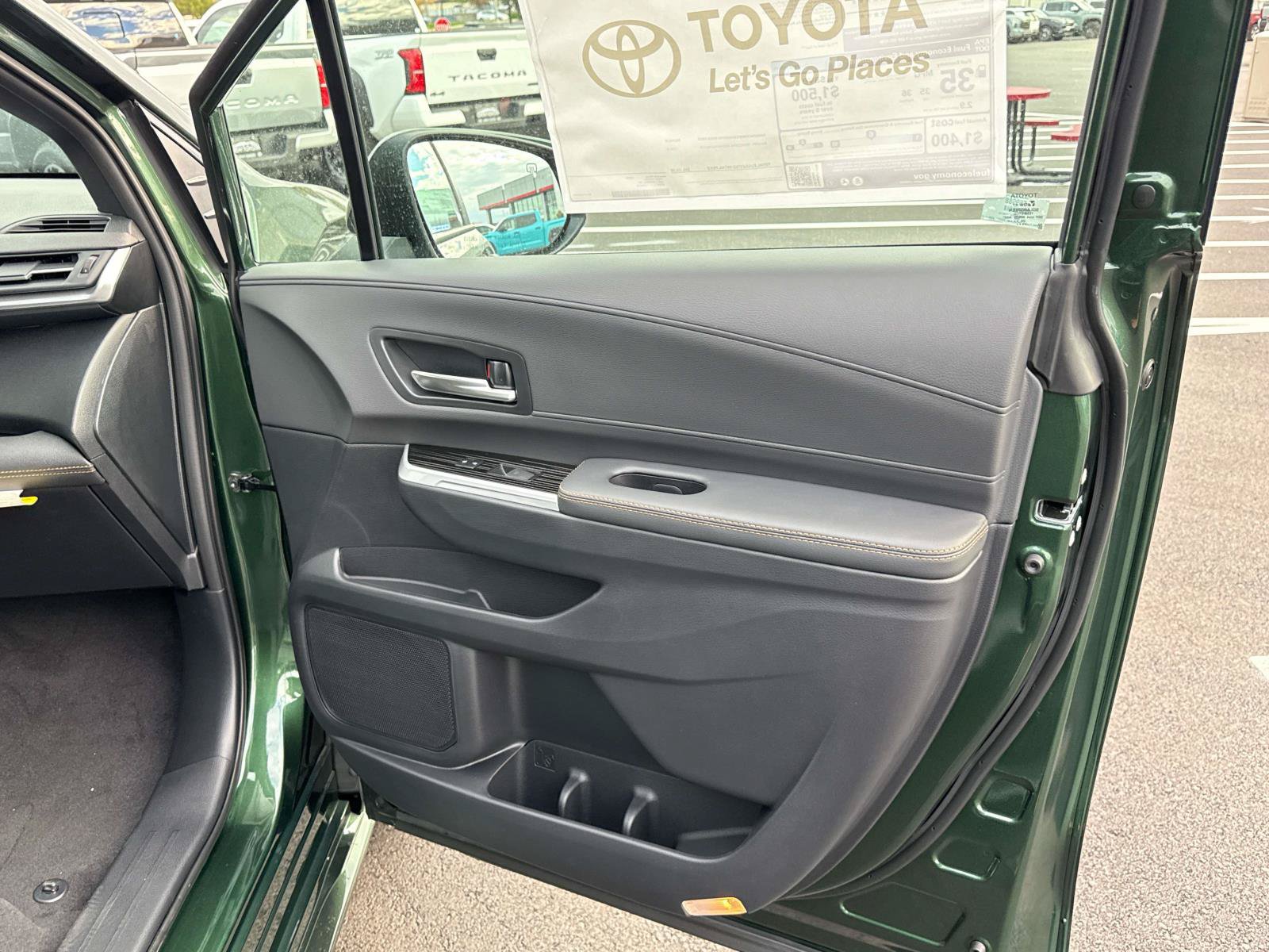 New 2026 Toyota Sienna XLE Woodland Edition AWD/4WD image 18