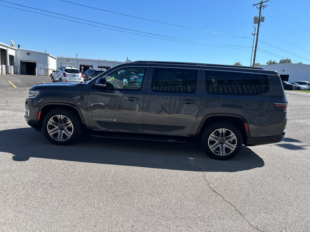 Used 2024 Jeep Wagoneer L 4WD w/ Premium Group I image 4
