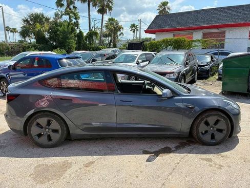 Used 2021 Tesla Model 3 Standard Range Plus RWD image 4