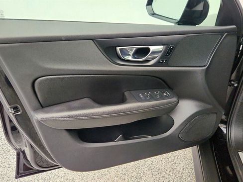 Used 2020 Volvo V60 T5 Cross Country w/ Protection Package image 11