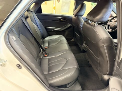 Used 2022 Toyota Avalon XLE w/ Moonroof Package FWD image 13