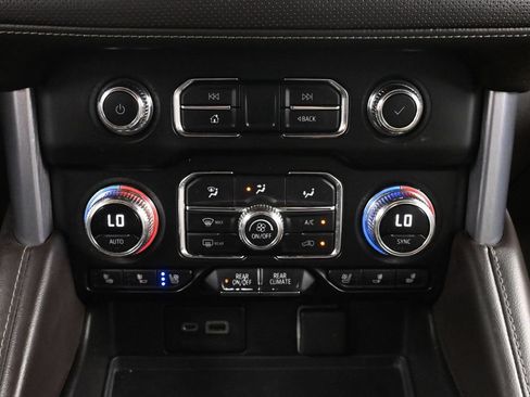 Used 2021 GMC Yukon SLT RWD image 32