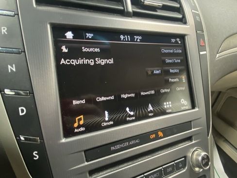 Used 2017 Lincoln MKZ Reserve w/ Climate Package image 10