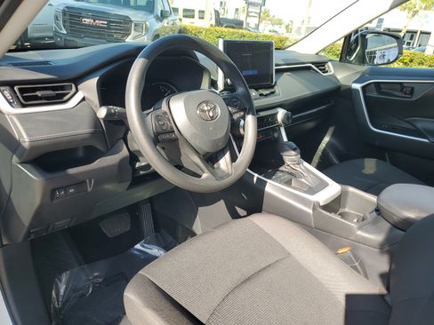 Used 2024 Toyota RAV4 LE image 9