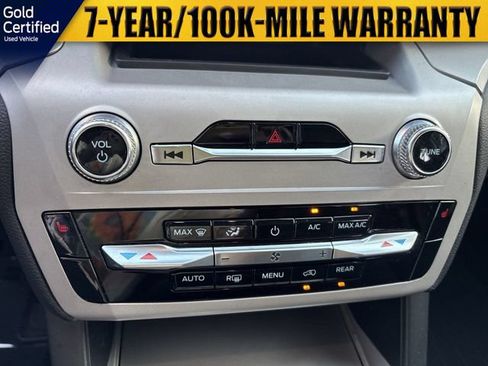 Used 2024 Ford Explorer XLT RWD image 27