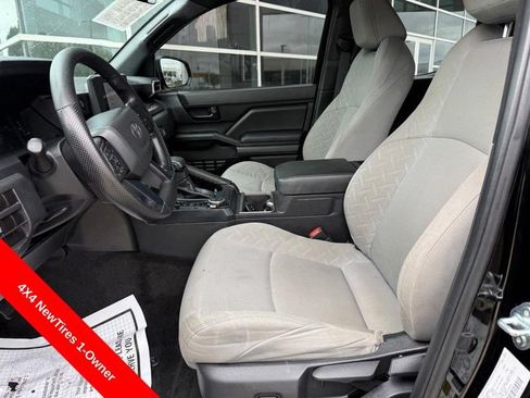 Used 2025 Toyota Tacoma SR AWD/4WD image 16