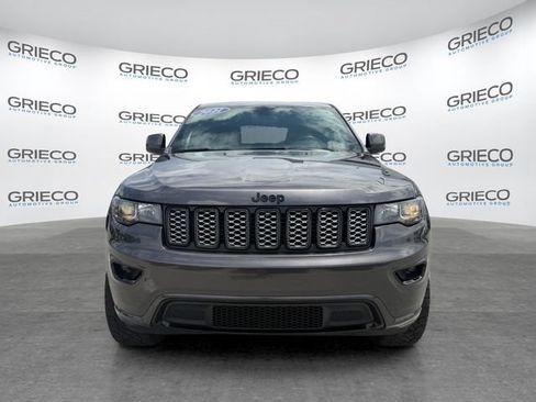 Used 2021 Jeep Grand Cherokee Laredo X AWD/4WD image 2