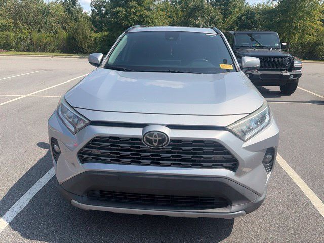 Used 2019 Toyota RAV4 Limited FWD image 3