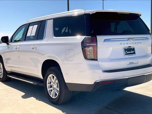 Used 2024 Chevrolet Suburban LT image 15