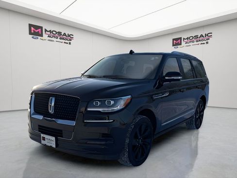 Used 2024 Lincoln Navigator Reserve w/ Equipment Group 201A AWD/4WD image 3