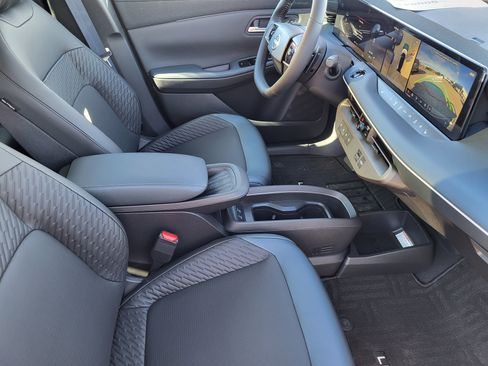 New 2026 Nissan Leaf Platinum+ w/ Cargo Package (Platinum+) image 6