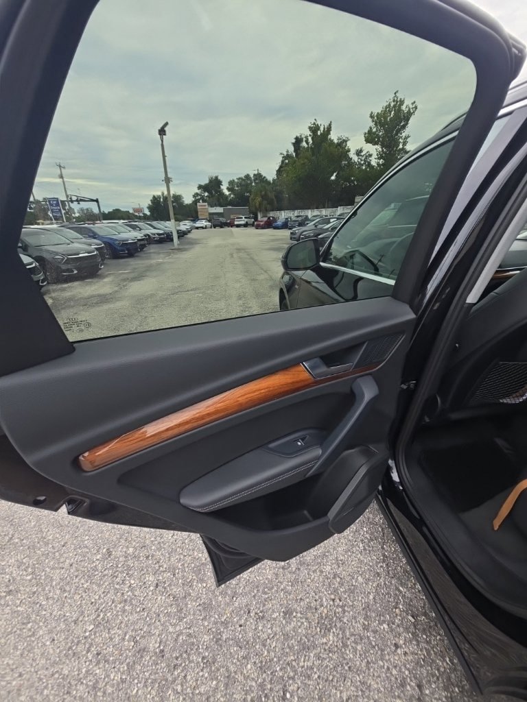 Used 2023 Audi Q5 2.0T Premium Plus AWD/4WD image 13
