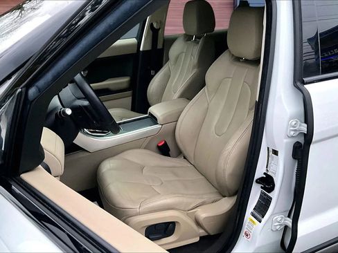 Used 2013 Land Rover Range Rover Evoque Pure Premium image 24