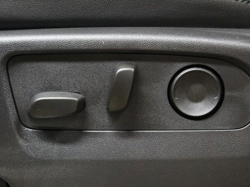 New 2025 GMC Sierra 2500 SLT w/ SLT Premium Package image 18