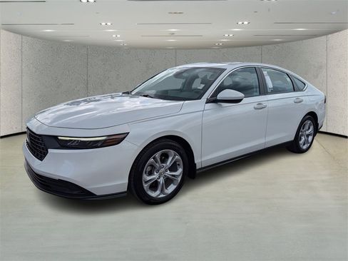 Used 2023 Honda Accord LX image 7