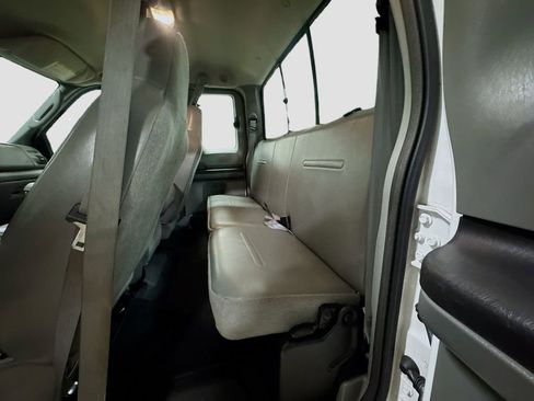 Used 2005 Ford F250 XL image 25