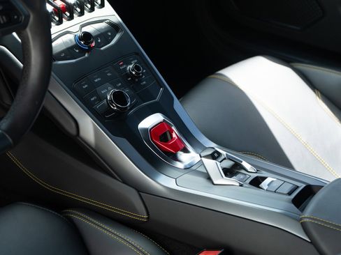 Used 2015 Lamborghini Huracan LP 610-4 AWD/4WD image 20