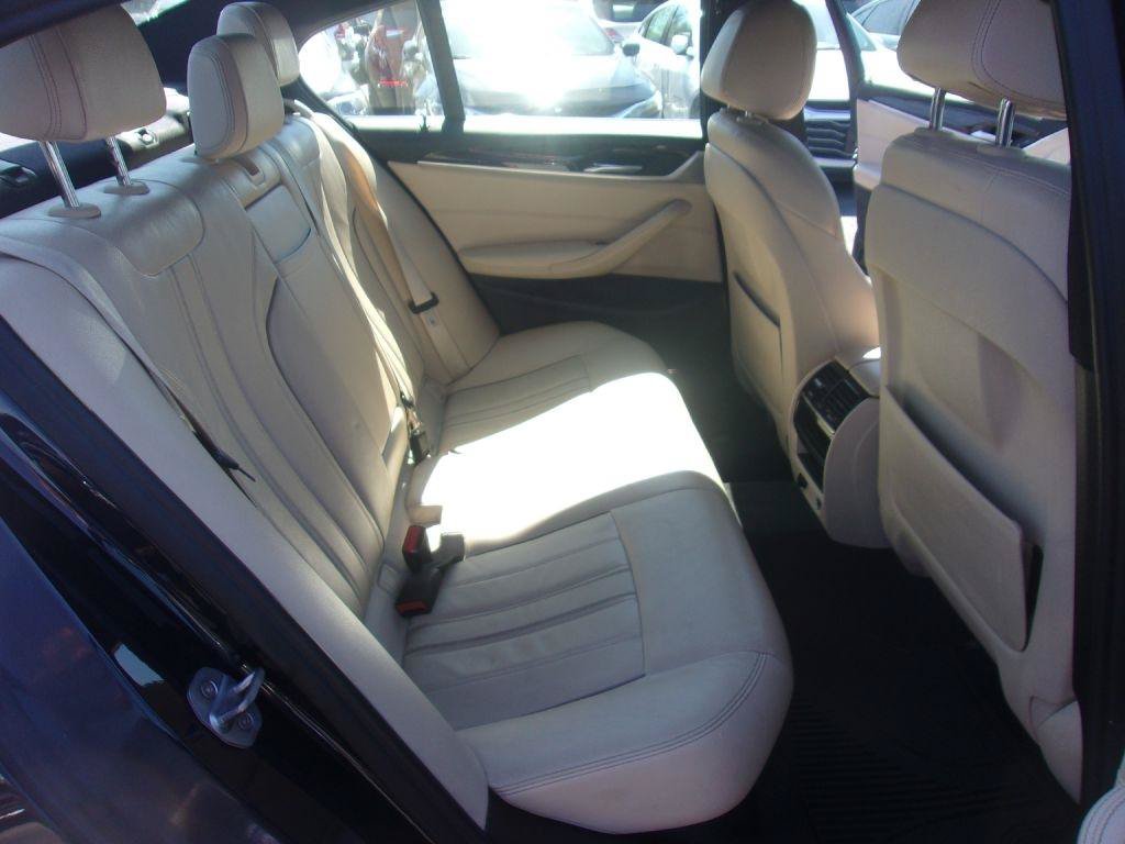 Used 2019 BMW 530e w/ Luxury Package RWD image 15