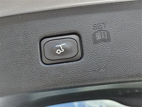 Used 2022 Ford Edge SEL w/ Convenience Package image 12