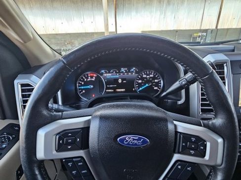 Certified 2017 Ford F250 Lariat w/ Lariat Ultimate Package image 18