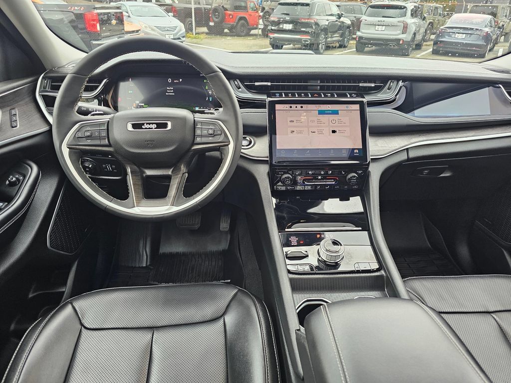 Used 2023 Jeep Grand Cherokee 4WD 4xe w/ Luxury Tech Group II image 18