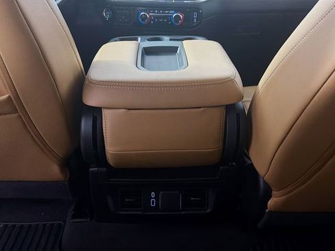 Used 2024 GMC Sierra 3500 SLE w/ SLE Convenience Package image 30