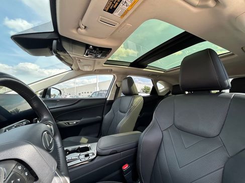 Used 2024 Lexus NX 350h AWD w/ Luxury Package image 12