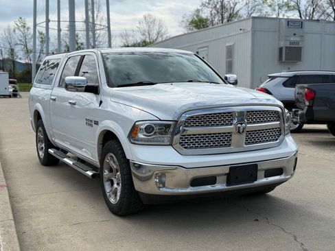 Used 2017 RAM 1500 Laramie w/ Convenience Group image 4