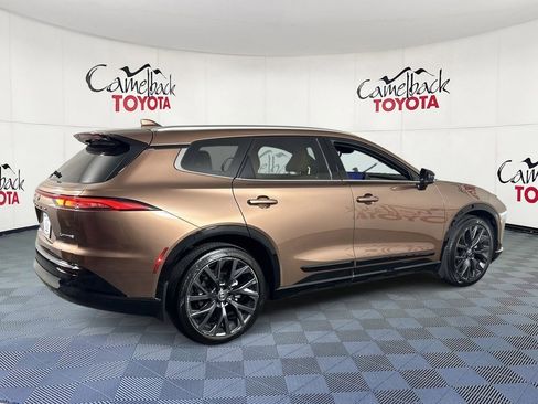 Used 2025 Toyota Crown Signia image 7