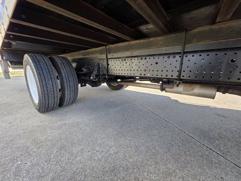 Used 2021 Isuzu NPR image 21