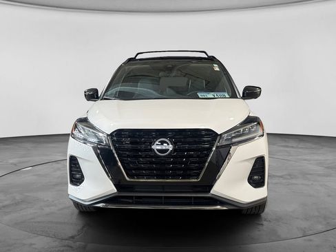 Used 2023 Nissan Kicks SR w/ SR Premium Package FWD image 10
