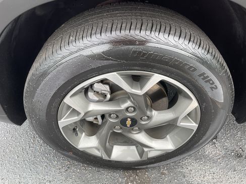 Certified 2025 Chevrolet Trax LT FWD image 9