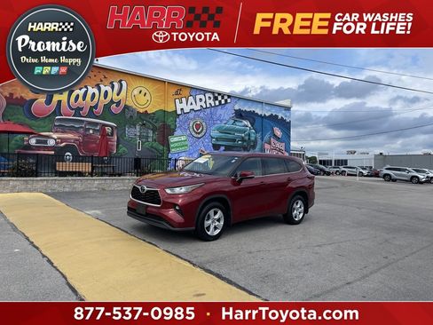 Used 2020 Toyota Highlander LE AWD/4WD image 1