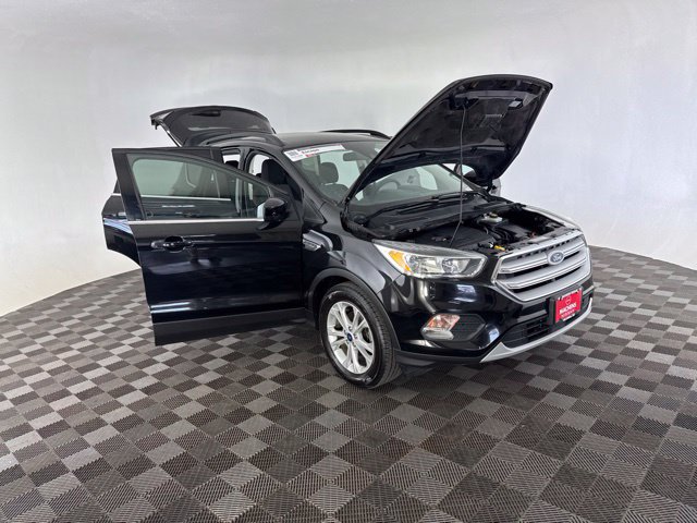 Used 2018 Ford Escape SE w/ Ford Safe & Smart Package FWD image 12