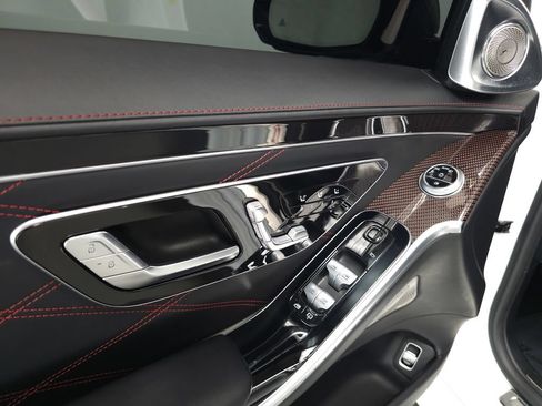 Used 2024 Mercedes-Benz S 63 AMG S w/ Carbon Fiber Exterior Package image 6