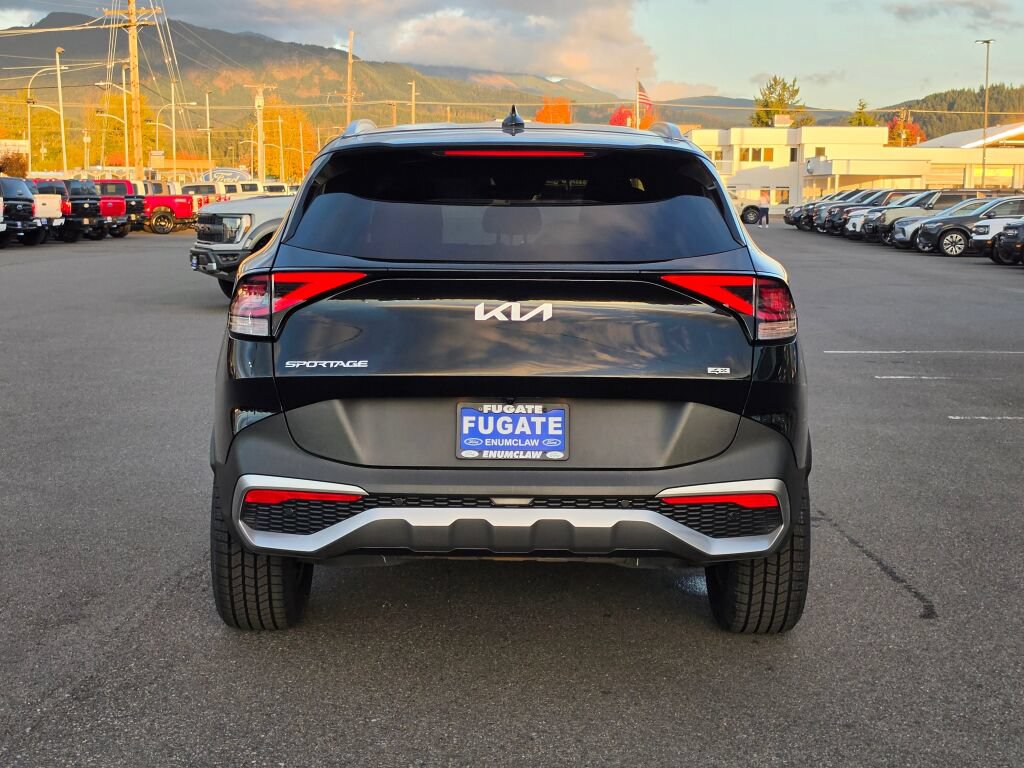 Used 2023 Kia Sportage EX AWD/4WD image 7