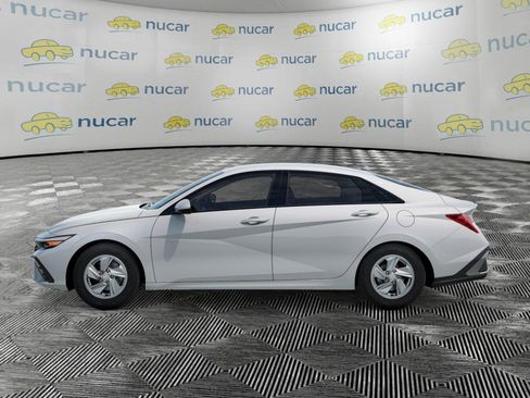 New 2026 Hyundai Elantra SE FWD image 3