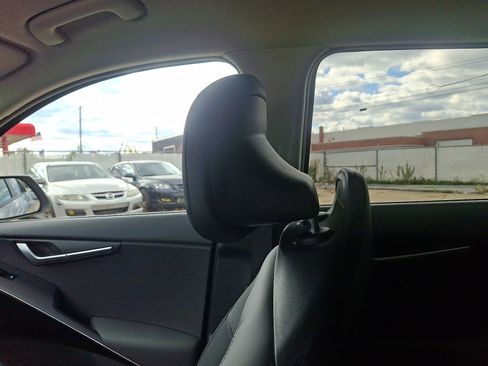 Used 2023 Kia Niro EX image 17