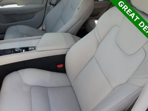 Used 2020 Volvo S60 T6 Momentum image 31
