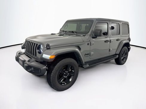 Used 2022 Jeep Wrangler Unlimited Sahara AWD/4WD image 1