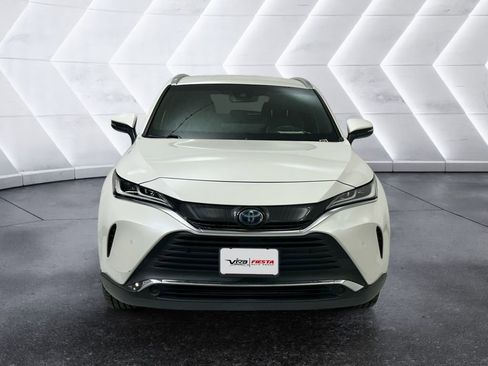 Used 2021 Toyota Venza XLE image 2