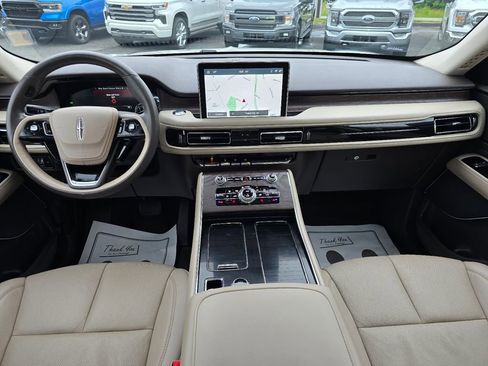 Used 2022 Lincoln Aviator Reserve RWD image 3