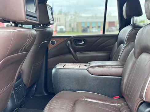 Used 2015 INFINITI QX80 4WD w/ Limited Package image 7