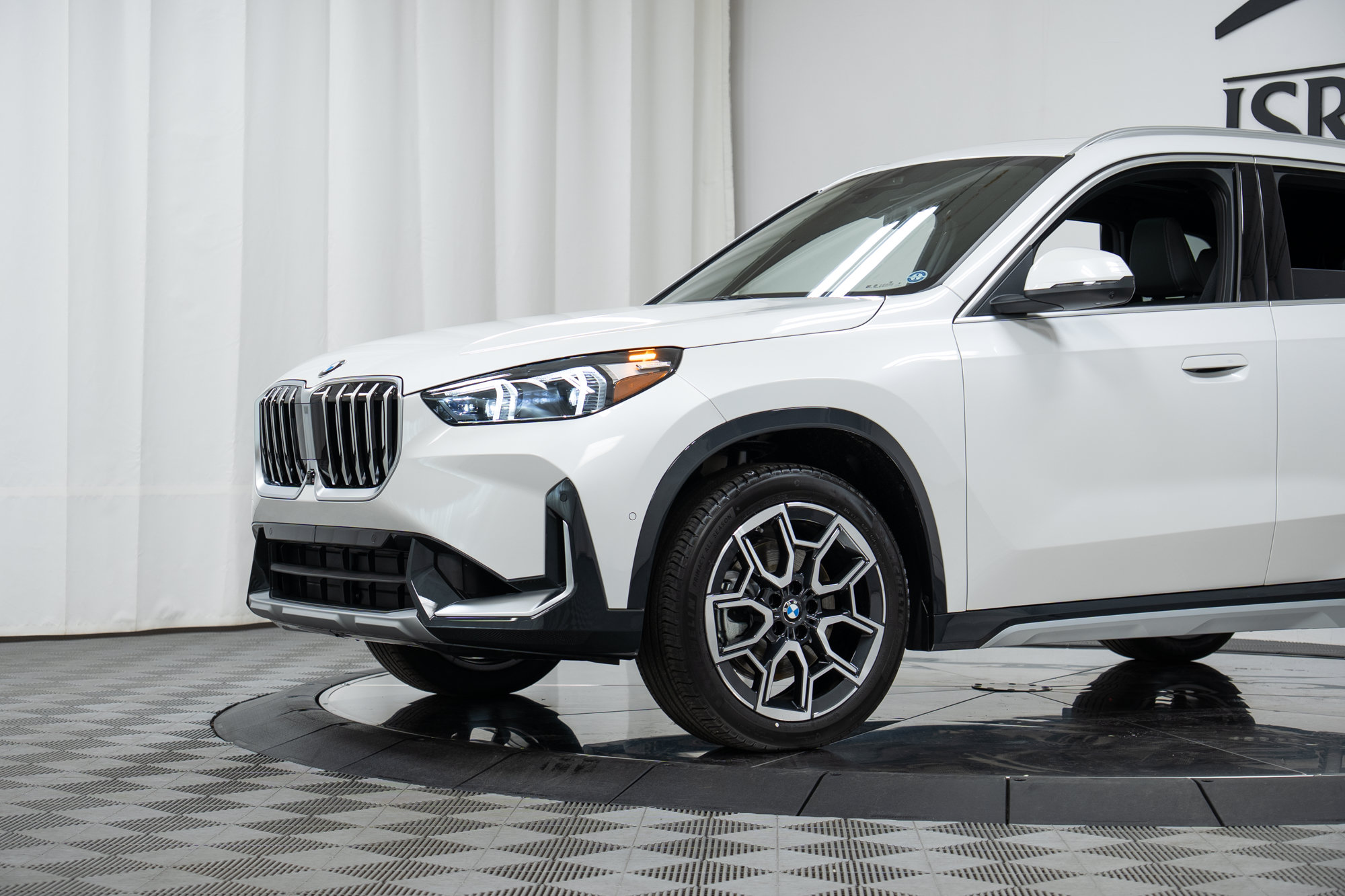 Used 2026 BMW X1 xDrive28i w/ Technology Package AWD/4WD image 25