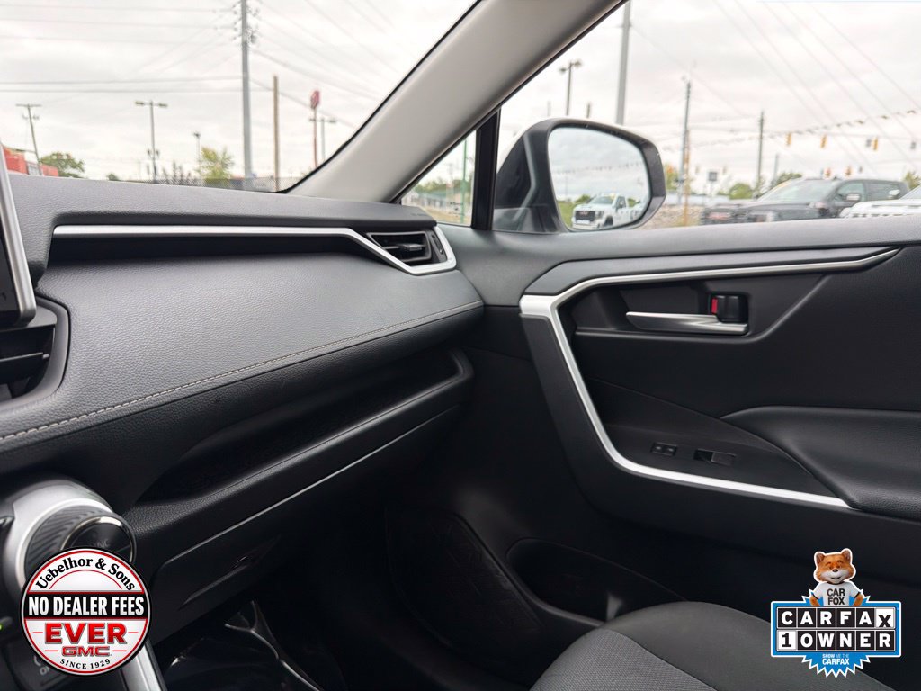 Used 2025 Toyota RAV4 XLE FWD image 29