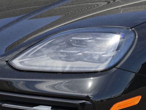 Used 2026 Porsche Cayenne Coupe AWD/4WD image 13