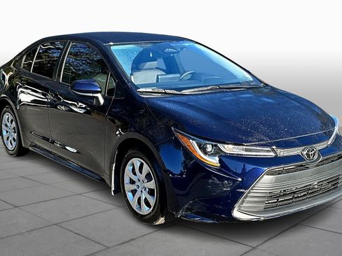 Certified 2025 Toyota Corolla LE image 2