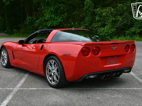 Used 2005 Chevrolet Corvette Coupe w/ Preferred Equipment Group image 19
